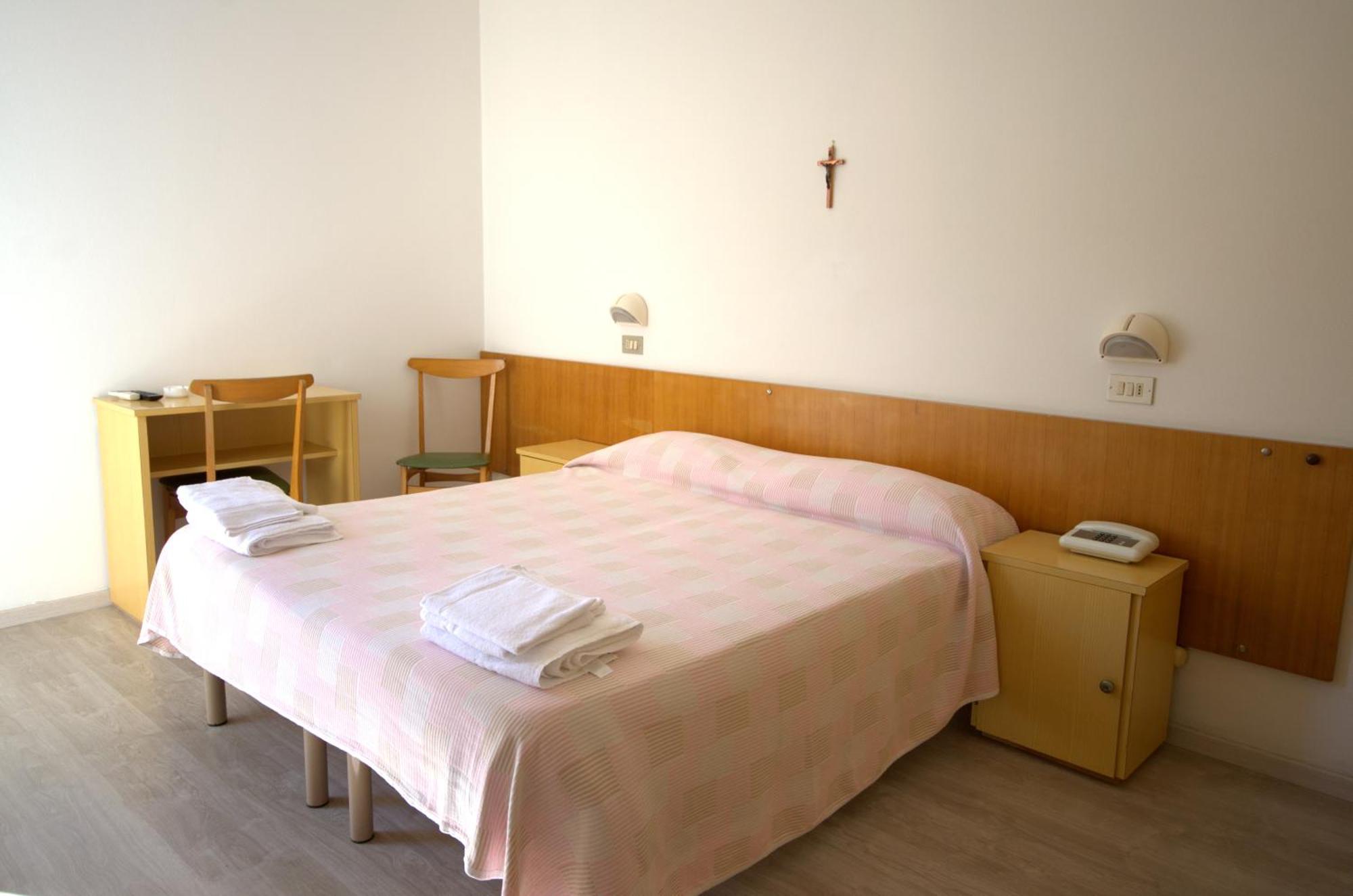 Hotel Villa Alberta B&B Cesenatico Habitación foto